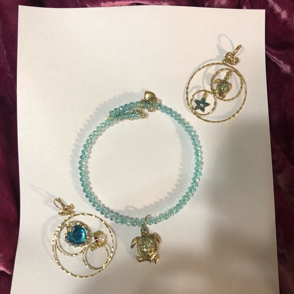 Rare find Betsey Johnson earrings & necklace set